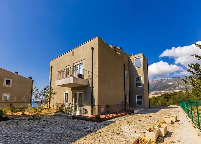 Luvra 1 Dhermi Spacious Balcony Hideaway By Pikhost * 希马拉